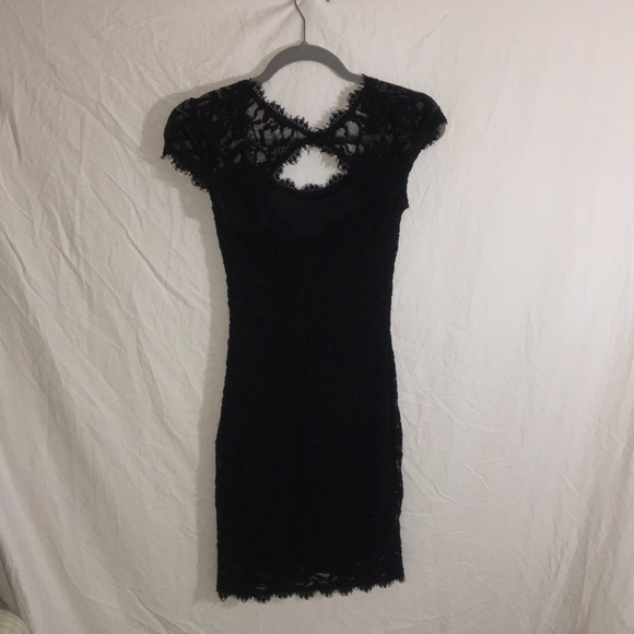 Black Lace Open-back Cocktail Dress - Picture 3 of 3